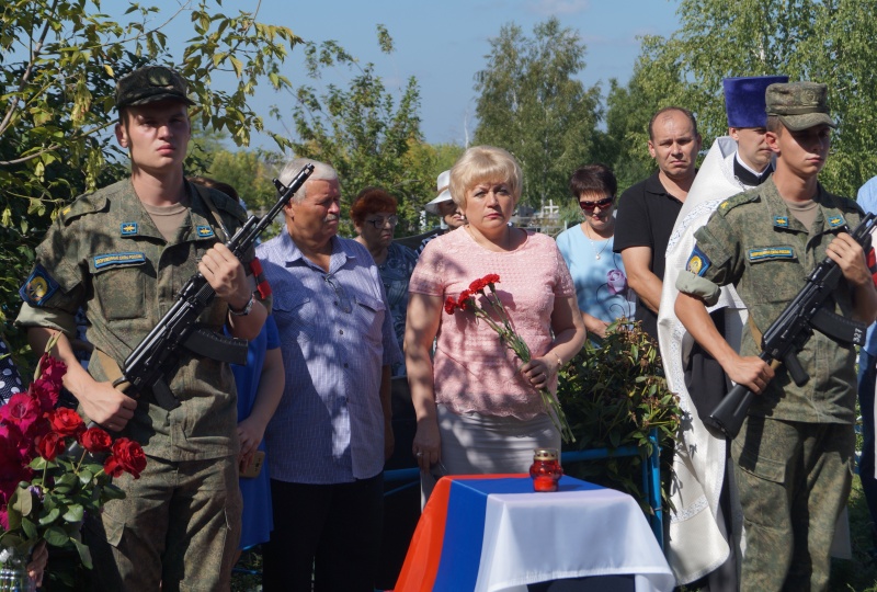В Ртищево состоялось перезахоронение останков воина Великой Отечественной войны